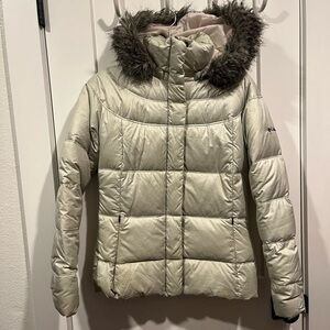 Columbia Women’s Down Feather Coat Size Small
